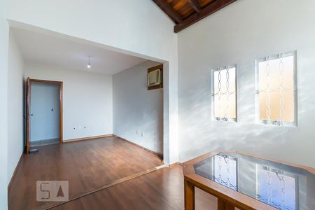 Casa à venda com 186m², 5 quartos e 6 vagas Casa à venda com 186m², 5 quartos e 6 vagasQuarto 2