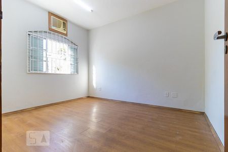 Casa à venda com 186m², 5 quartos e 6 vagas Casa à venda com 186m², 5 quartos e 6 vagasQuarto 3
