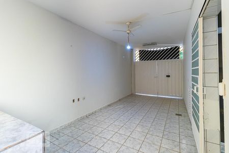 Casa à venda com 186m², 5 quartos e 6 vagas Casa à venda com 186m², 5 quartos e 6 vagasVagas de garagem