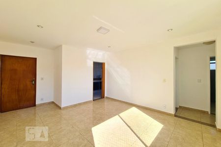 Sala de apartamento para alugar com 2 quartos, 60m² em Cascadura, Rio de Janeiro