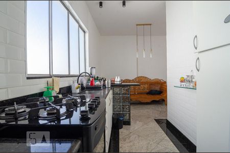 Cozinha de apartamento à venda com 3 quartos, 140m² em Alto Caiçaras, Belo Horizonte