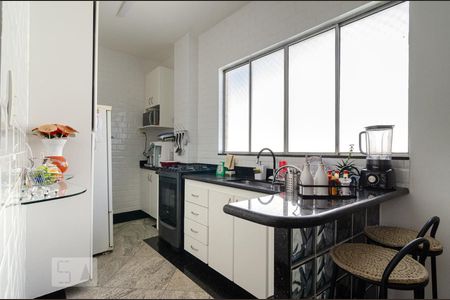 Cozinha de apartamento à venda com 3 quartos, 140m² em Alto Caiçaras, Belo Horizonte