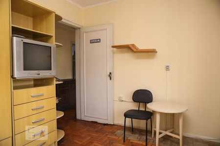 Quarto 1 de apartamento para alugar com 2 quartos, 62m² em Cristal, Porto Alegre