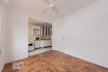 Sala de apartamento para alugar com 1 quarto, 37m² em Petrópolis, Porto Alegre