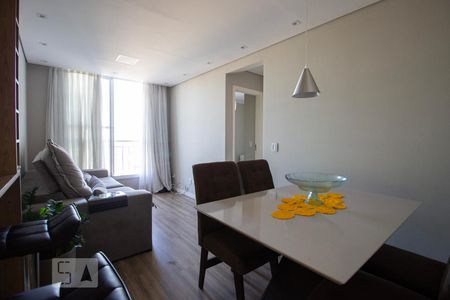 Sala de apartamento à venda com 2 quartos, 50m² em Jardim Cirino, Osasco