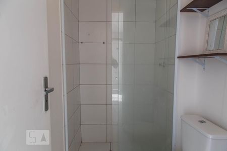 Banheiro de kitnet/studio para alugar com 1 quarto, 27m² em Jardim Brasília (zona Norte), São Paulo