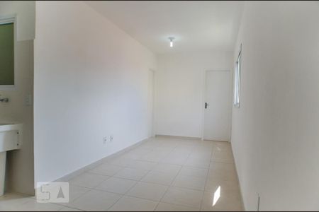 Sala de apartamento para alugar com 1 quarto, 35m² em Vila Mazzei, São Paulo