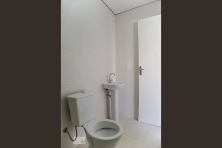 Banheiro de apartamento para alugar com 1 quarto, 35m² em Vila Mazzei, São Paulo