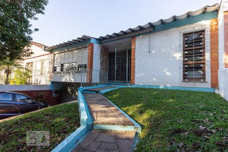 Fachada de casa à venda com 7 quartos, 350m² em Três Figueiras, Porto Alegre