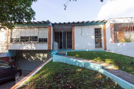 Fachada de casa à venda com 7 quartos, 350m² em Três Figueiras, Porto Alegre