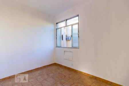 Quarto 2 de apartamento para alugar com 2 quartos, 45m² em Vila Valqueire, Rio de Janeiro
