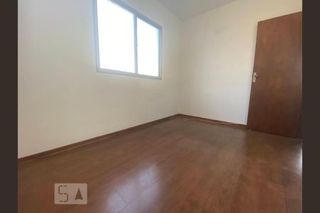 Quarto de apartamento para alugar com 3 quartos, 53m² em Santa Cruz, Belo Horizonte