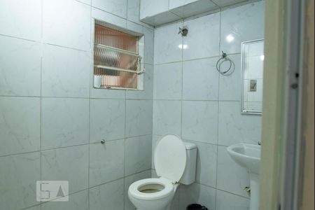 Banheiro de casa de condomínio para alugar com 1 quarto, 51m² em Vila Carrão, São Paulo