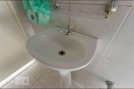 Lavabo de casa à venda com 3 quartos, 210m² em Vila Franci, São Paulo