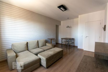 Sala de apartamento para alugar com 2 quartos, 68m² em Centro, Curitiba