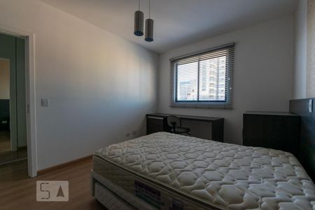 Quarto 1 de apartamento para alugar com 2 quartos, 68m² em Centro, Curitiba