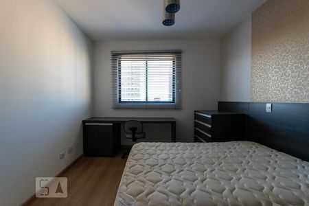 Quarto 1 de apartamento para alugar com 2 quartos, 68m² em Centro, Curitiba