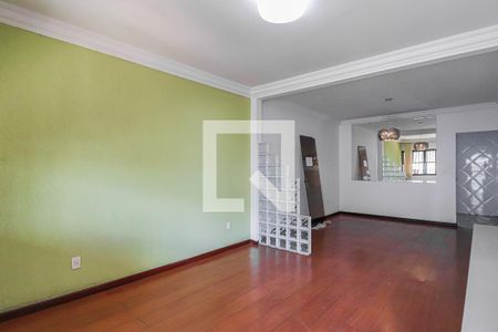 Sala de casa para alugar com 3 quartos, 160m² em Renascença, Belo Horizonte