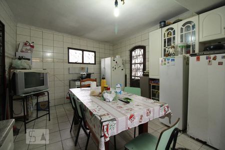 Cozinha de casa à venda com 2 quartos, 250m² em Vila Monumento, São Paulo