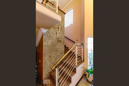 Escada de casa à venda com 4 quartos, 236m² em Jardim Maia, Guarulhos