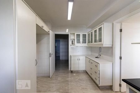 Apartamento à venda com 210m², 3 quartos e 4 vagas Apartamento à venda com 210m², 3 quartos e 4 vagasCozinha