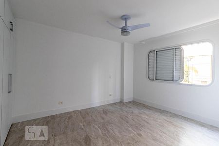 Apartamento à venda com 210m², 3 quartos e 4 vagas Apartamento à venda com 210m², 3 quartos e 4 vagasQuarto 2