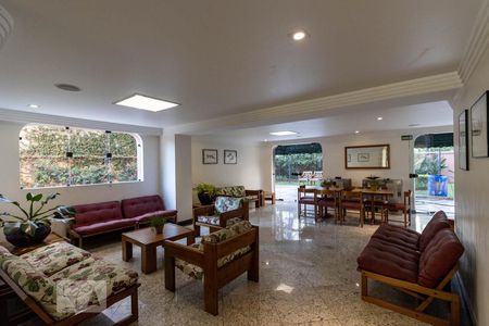 Apartamento à venda com 210m², 3 quartos e 4 vagas Apartamento à venda com 210m², 3 quartos e 4 vagasÁrea comum do prédio