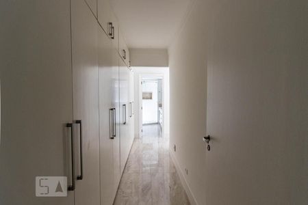 Apartamento à venda com 210m², 3 quartos e 4 vagas Apartamento à venda com 210m², 3 quartos e 4 vagasSuíte