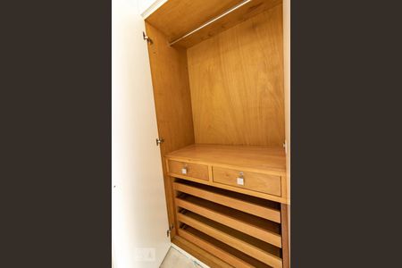 Apartamento à venda com 210m², 3 quartos e 4 vagas Apartamento à venda com 210m², 3 quartos e 4 vagasSuíte