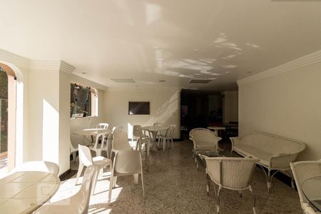 Apartamento à venda com 210m², 3 quartos e 4 vagas Apartamento à venda com 210m², 3 quartos e 4 vagasÁrea comum do prédio