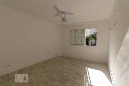 Apartamento à venda com 210m², 3 quartos e 4 vagas Apartamento à venda com 210m², 3 quartos e 4 vagasSuíte