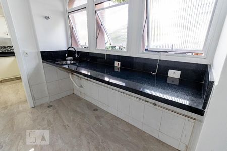 Apartamento à venda com 210m², 3 quartos e 4 vagas Apartamento à venda com 210m², 3 quartos e 4 vagasÁrea de Serviço