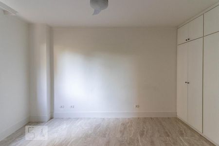 Apartamento à venda com 210m², 3 quartos e 4 vagas Apartamento à venda com 210m², 3 quartos e 4 vagasQuarto 1