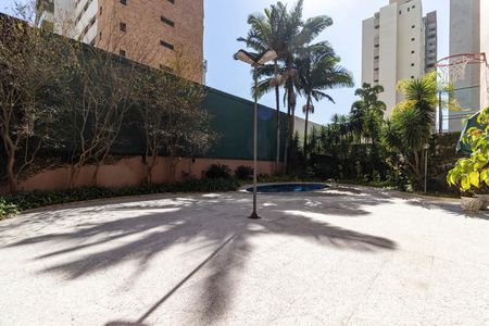 Apartamento à venda com 210m², 3 quartos e 4 vagas Apartamento à venda com 210m², 3 quartos e 4 vagasÁrea comum do prédio