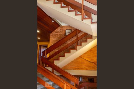 Escadas de casa à venda com 3 quartos, 320m² em Alphaville, Santana de Parnaíba