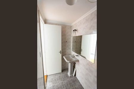 Banheiro de apartamento para alugar com 1 quarto, 35m² em Bela Vista, Porto Alegre