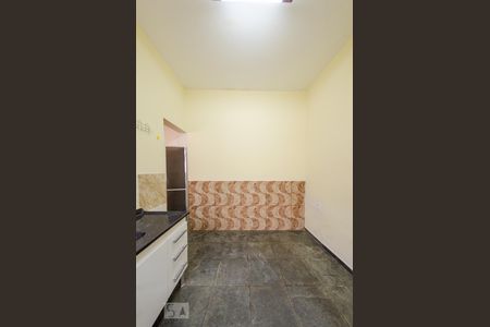 Cozinha de kitnet/studio para alugar com 1 quarto, 30m² em Carlos Prates, Belo Horizonte