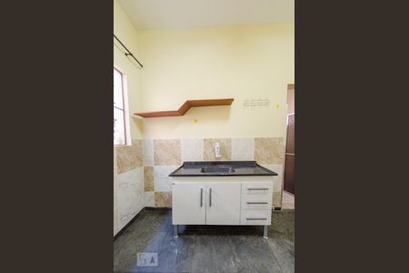Cozinha de kitnet/studio para alugar com 1 quarto, 30m² em Carlos Prates, Belo Horizonte