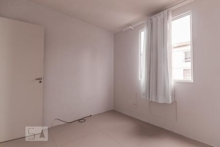 Quarto 1 de apartamento para alugar com 2 quartos, 47m² em Mário Quintana, Porto Alegre