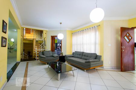 Casa à venda com 348m², 4 quartos e 4 vagasSala de Estar