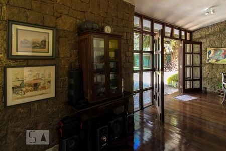 Sala de Estar de casa de condomínio à venda com 4 quartos, 339m² em Itanhangá, Rio de Janeiro