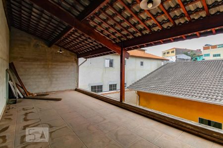 Casa à venda com 50m², 3 quartos e sem vaga Casa à venda com 50m², 3 quartos e sem vagaVaranda