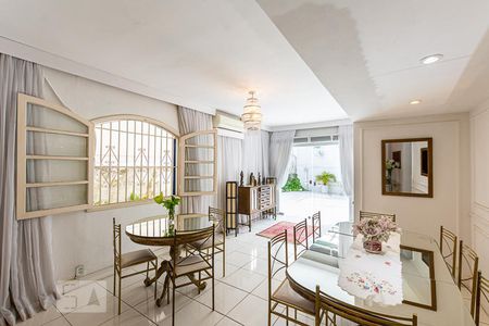 Sala de casa à venda com 3 quartos, 200m² em São Francisco, Niterói