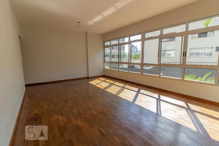 Sala de apartamento para alugar com 4 quartos, 140m² em Sagrada Família, Belo Horizonte