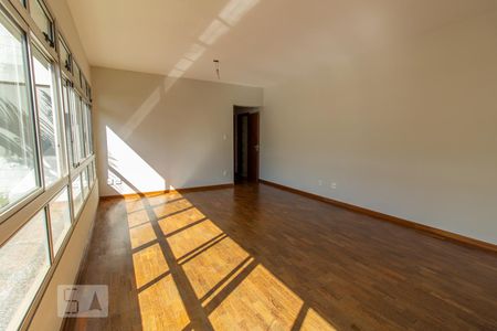 Sala de apartamento para alugar com 4 quartos, 140m² em Sagrada Família, Belo Horizonte