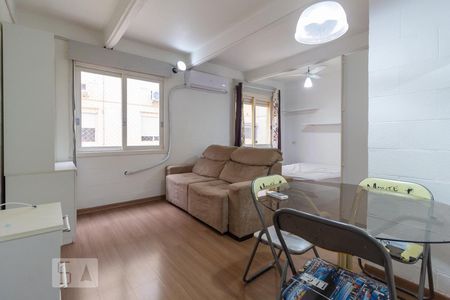 Sala de kitnet/studio à venda com 1 quarto, 34m² em Santana, Porto Alegre