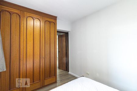 Quarto 1 de apartamento para alugar com 1 quarto, 41m² em Centro, Curitiba