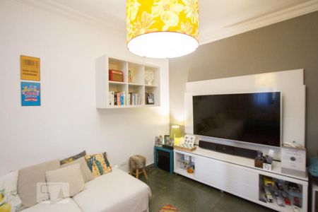 Sala de TV de casa à venda com 4 quartos, 350m² em Granja Julieta, São Paulo