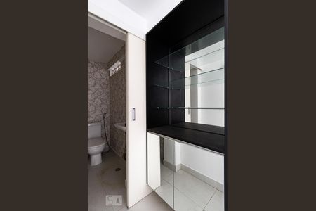 Lavabo de apartamento para alugar com 2 quartos, 75m² em Perdizes, São Paulo