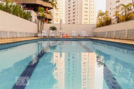 Área comum - Piscina de apartamento para alugar com 1 quarto, 178m² em Real Parque, São Paulo